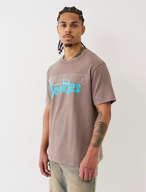 コラボ！関税込み TRUE RELIGION X COOKIES ロゴ ★ Tシャツ Cookies x True Religion Boxy Bite Shoe Tee – Cookies Clothing